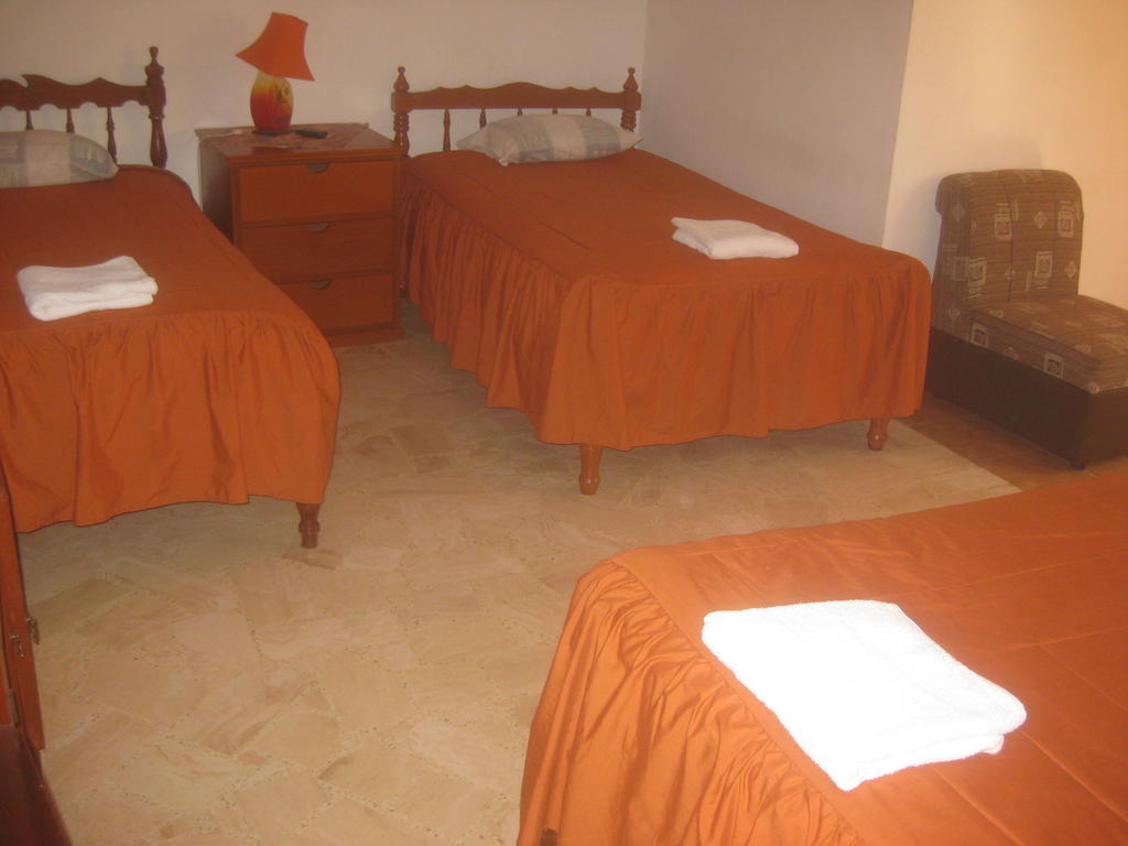 Hostal Camiluz Nazca Bilik gambar